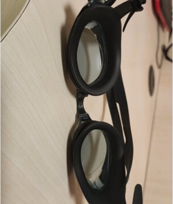 出售游泳镜、游泳帽、游泳衣、蛙泳脚蹼等,只能自提 出售游泳镜、游泳帽、游泳衣、蛙泳脚蹼等,只能自提